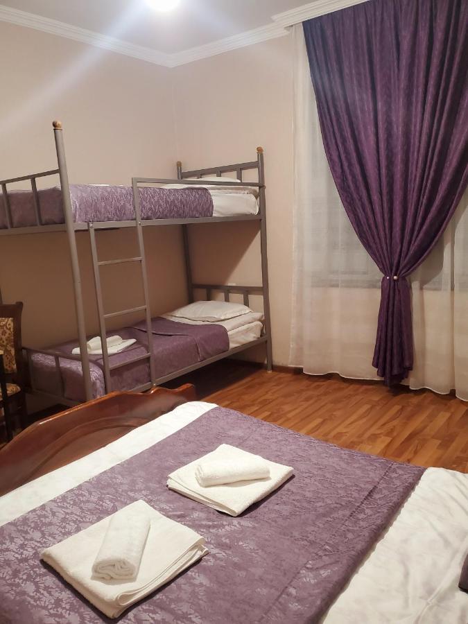 Beehives Apartment Кутаиси Екстериор снимка