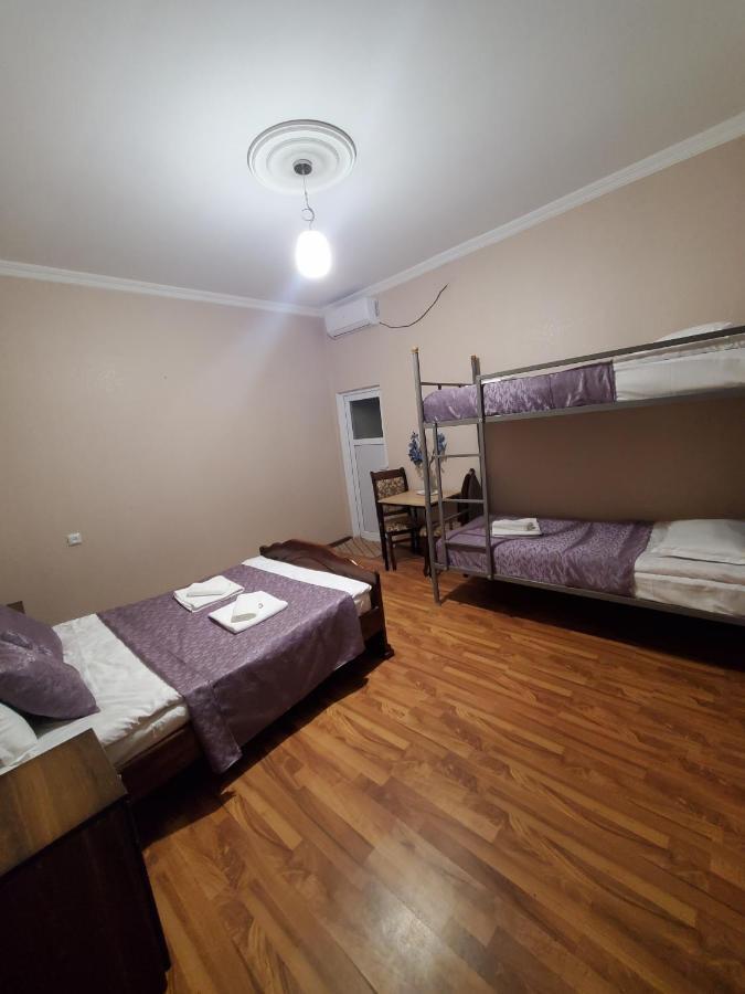 Beehives Apartment Кутаиси Екстериор снимка